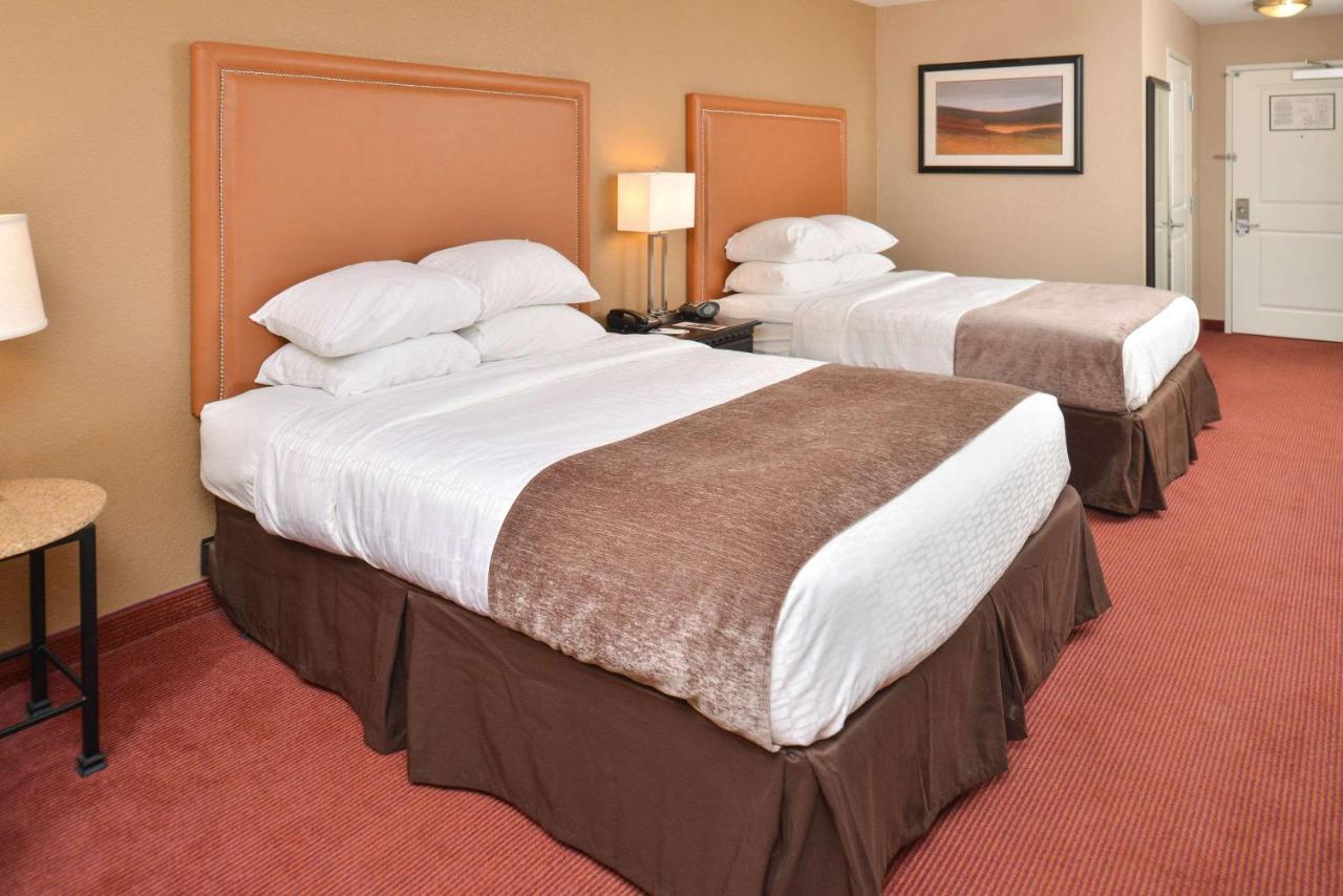 Hotel Vue, Ascend Hotel Collection Натчез Экстерьер фото